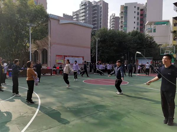跳绳2.jpg 跳绳2.jpg