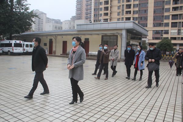 陪同走访.JPG 陪同走访.JPG