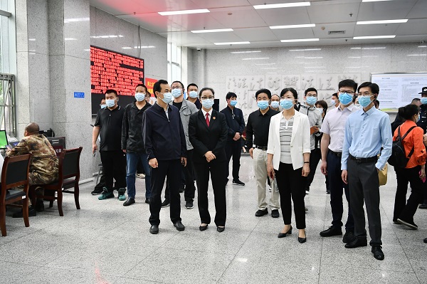参观学习拓思路，交流