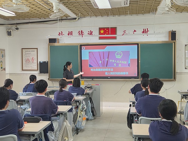 法治副校长开课啦！鼎湖区法院干警开展专题普法宣讲活动 